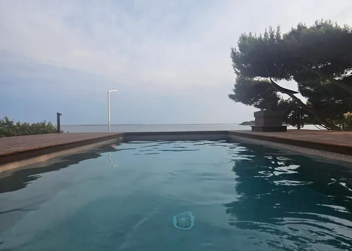 El Canigo With Pool